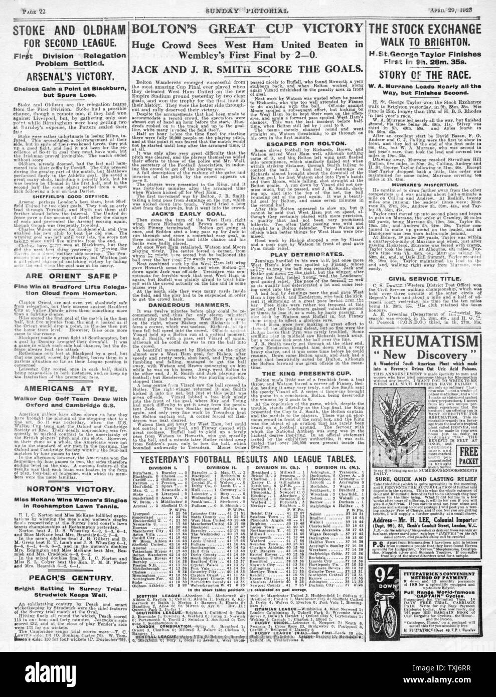 1923 Domenica pagina pittorica 22 segnalazione la prima finale di FA Cup Wembley Stadium Foto Stock