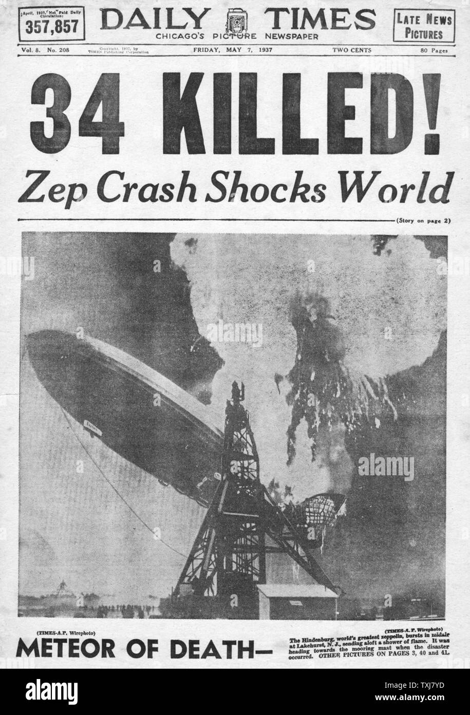 1937 Daily Times front page zeppelin Hindenburg disaster Foto Stock