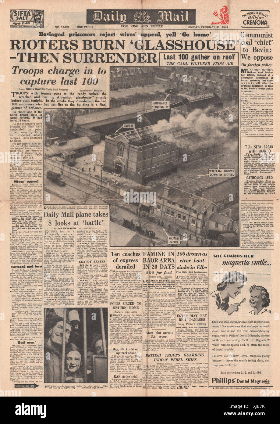 1946 quotidiano Daily Mail front page tumulti a Aldershot Military prigione Foto Stock