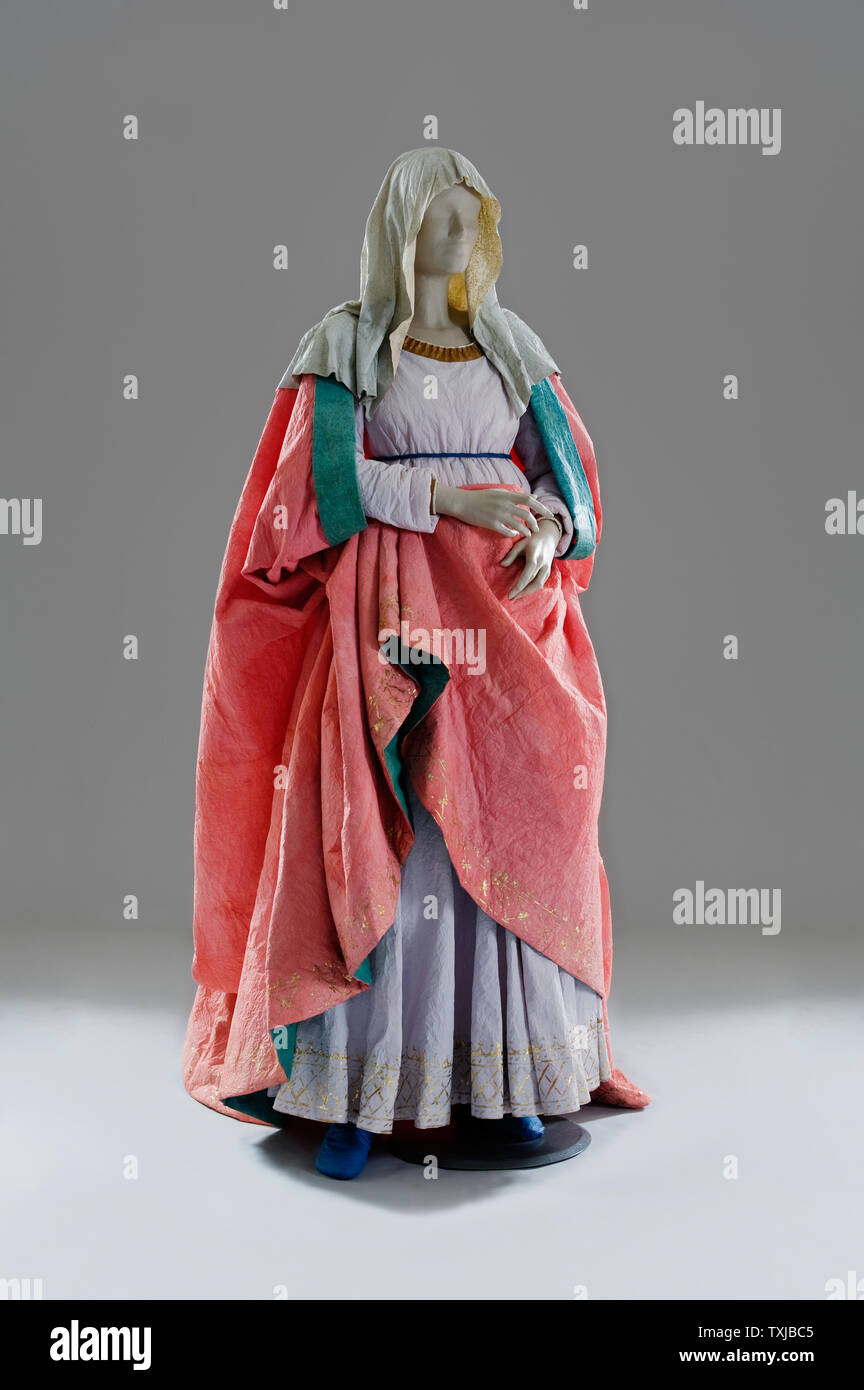 Manichino indossando il costume di carta di Isabelle de Borchgrave Foto Stock