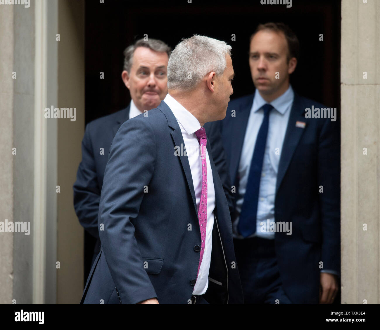 A Downing Street, Londra, Regno Unito. Il 25 giugno 2019. Stephen Barclay, Segretario di Stato per la chiusura dell'Unione europea, Segretario Brexit lascia 10 Downing Street dopo settimanale di riunione del gabinetto. Credito: Malcolm Park/Alamy Live News. Foto Stock