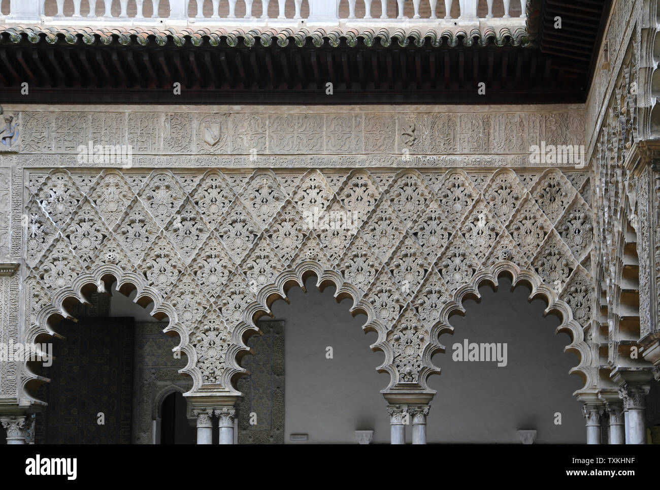 Spagna. Siviglia. Royal Alcazar. Cortile delle fanciulle o Patio de las Doncellas. È stato costruito per re Pietro di Castiglia. Dettaglio. Foto Stock