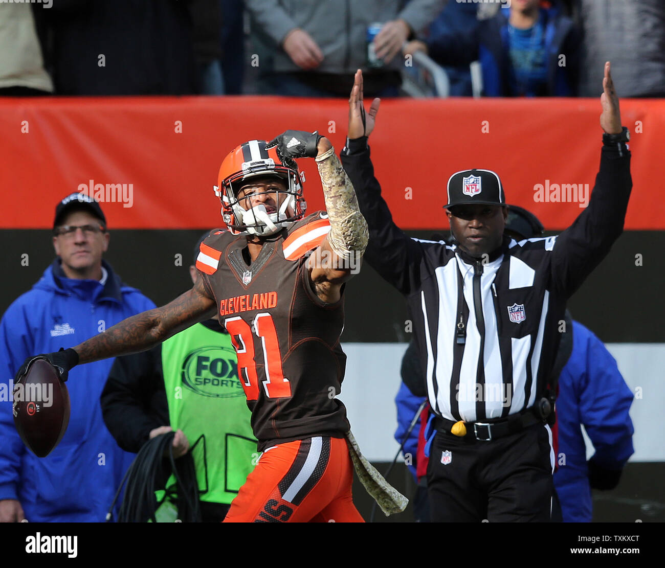 Cleveland Browns Rashard Higgins celebra il suo touchdown contro i falchi di Atlanta al primo stadio di energia in Cleveland Ohio Novembre 11, 2018. Foto di Aaron Josefczyk/UPI Foto Stock