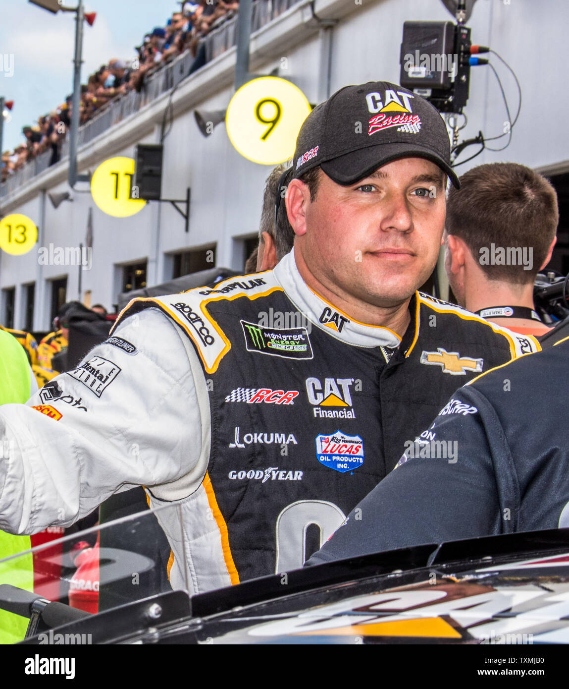 Ryan Newman attende la partenza della finale Daytona 500 pratica il 25 febbraio 2017 a Daytona, Florida. Foto di Edwin Locke/UPI Foto Stock