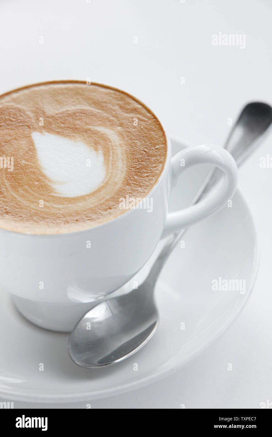 Cappuccino, caffè latte, caffè latte, melange o piatto bianco caffè a seconda di dove siete nel mondo. Foto Stock