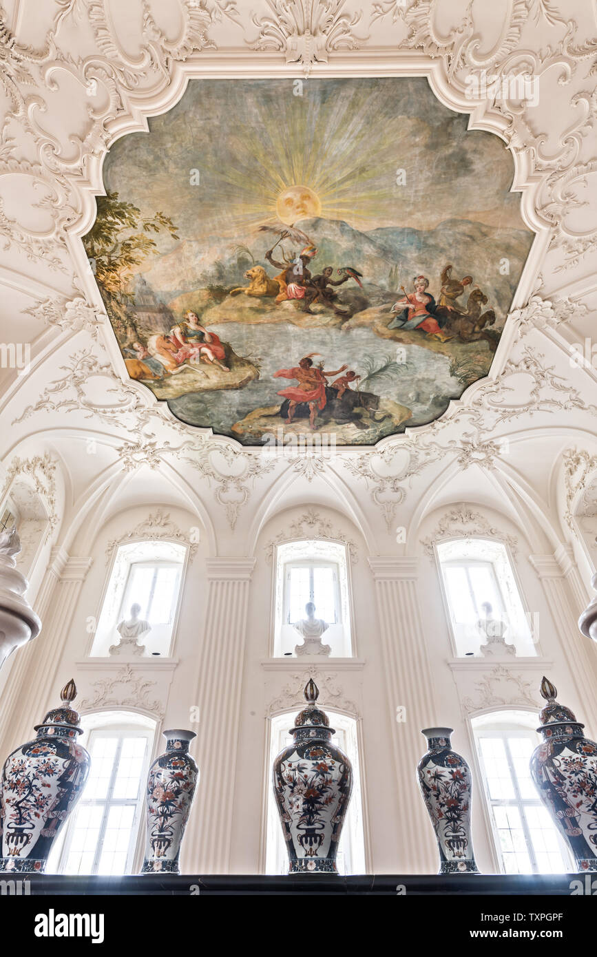 Soffitto dipinto in Schloss Fasanerie in Assia; Germania Foto Stock