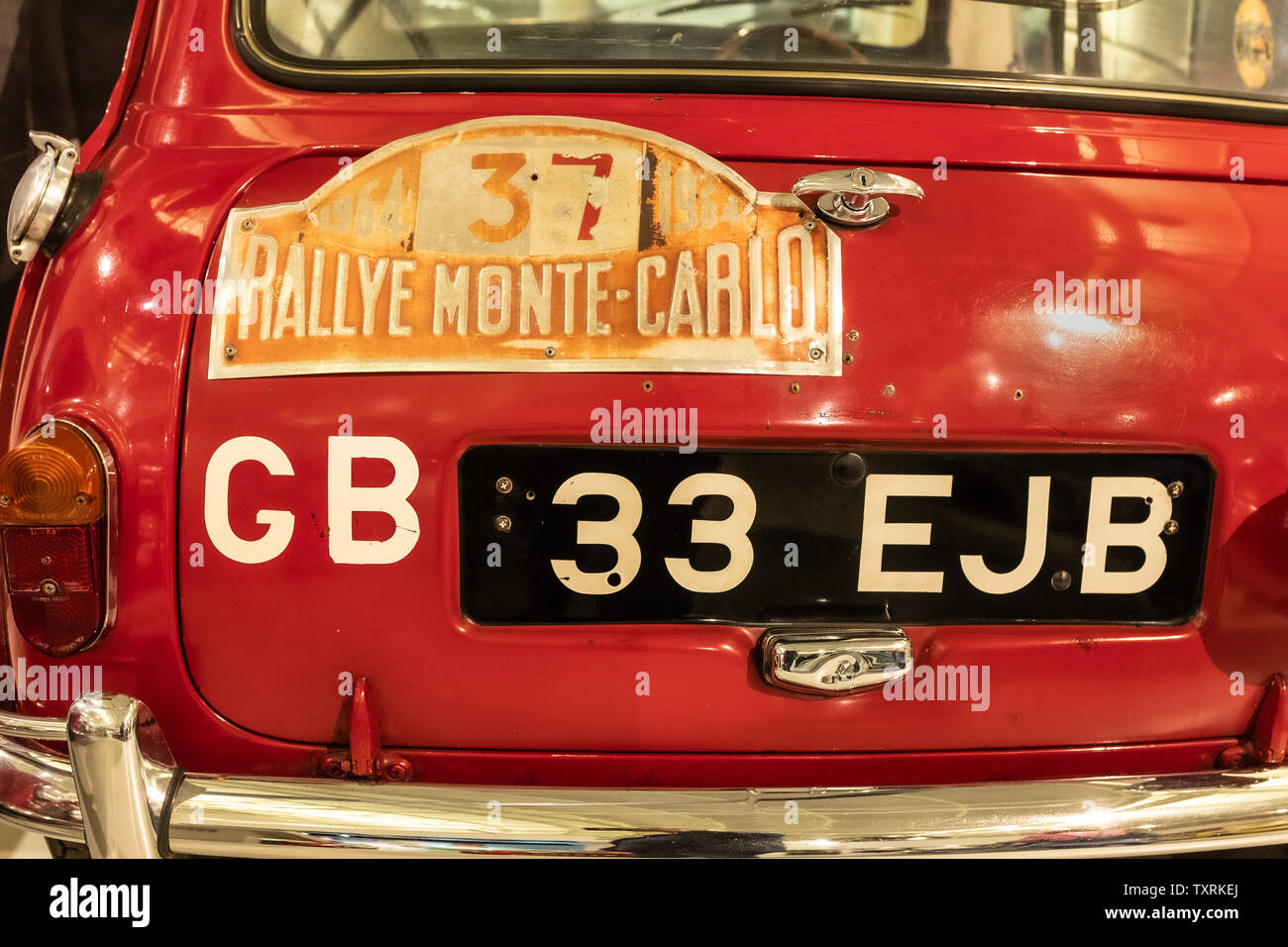 Mini Cooper S 33EJB rally car pilotato da Paddy Hopkirk e Henry Liddon per vincere il 1964 Rally di Monte Carlo. British Motor Museum, Gaydon, REGNO UNITO Foto Stock