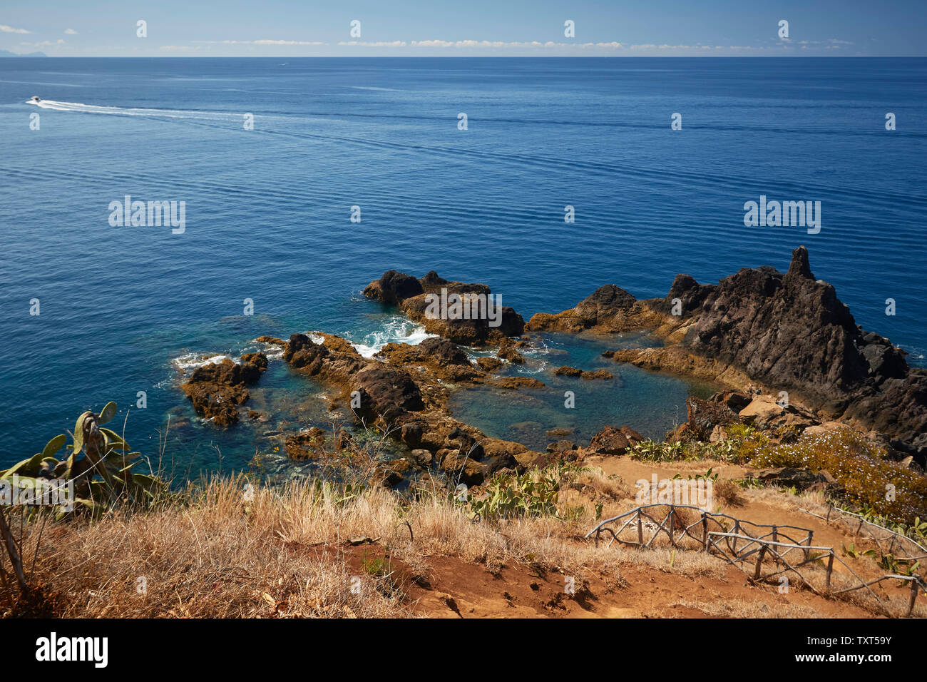 Vedute lungo la Frente Mar passeggiata costiera Funchal, Madeira, Portogallo, Unione Europea Foto Stock