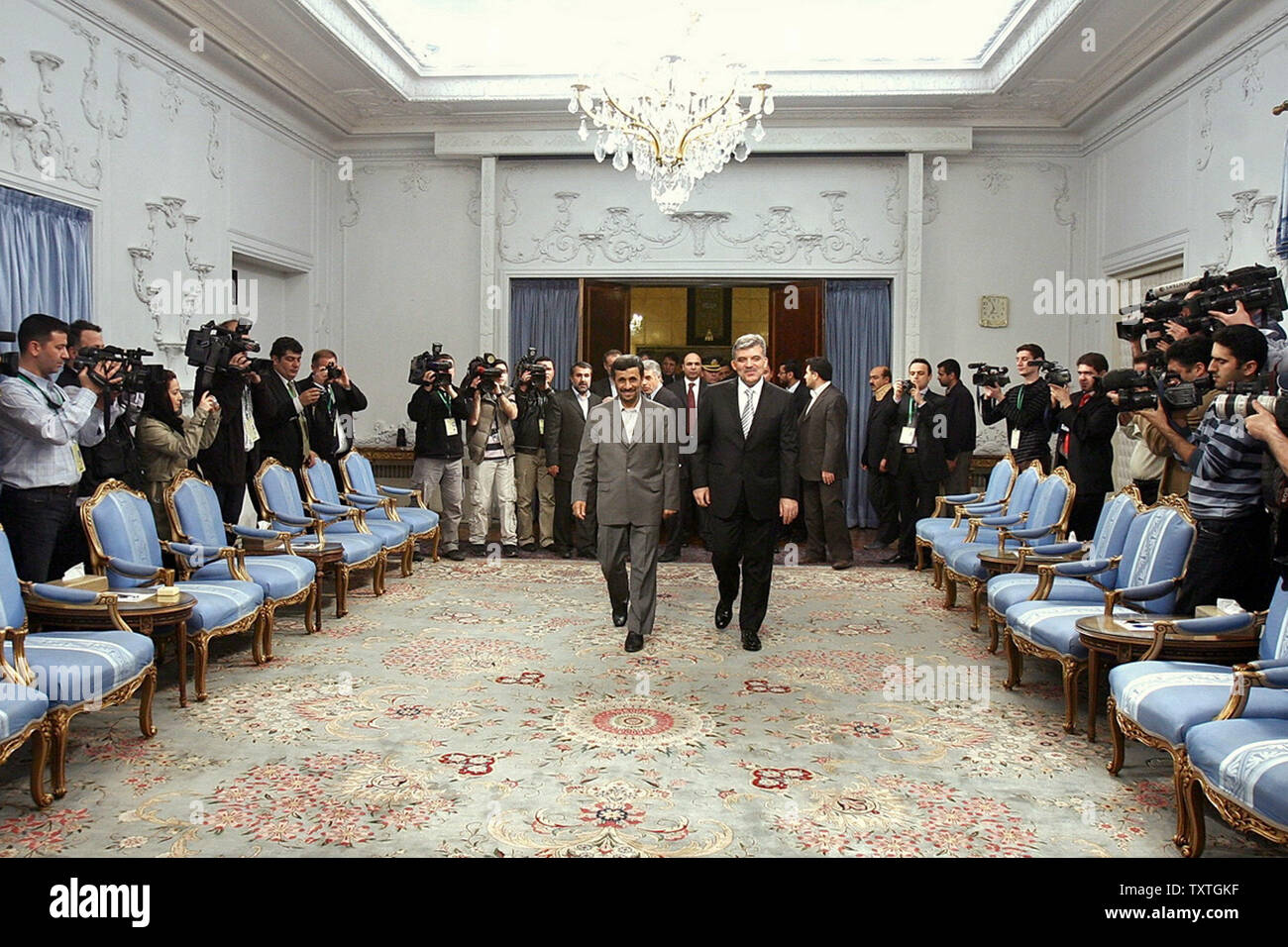 Il presidente iraniano Mahmoud Ahmadinejad (L) e il Presidente turco Abdullah Gul si incontrano a Tehran, Iran il 10 marzo 2009. (UPI foto/Presidente iraniano dell'ufficio) Foto Stock