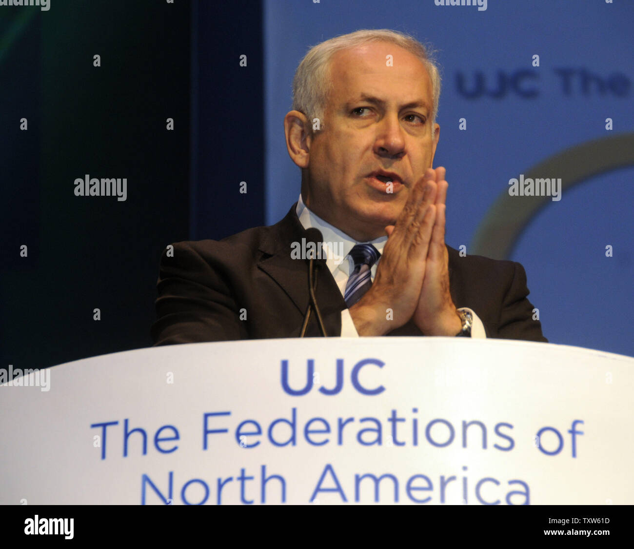 Presidente Likud Benjamin Netanyahu parla a nord gli Ebrei americani al Regno comunità ebraiche GA 2008 conferenza, in Gerusalemme, 19 novembre 2008. (UPI foto/Debbie Hill Foto Stock