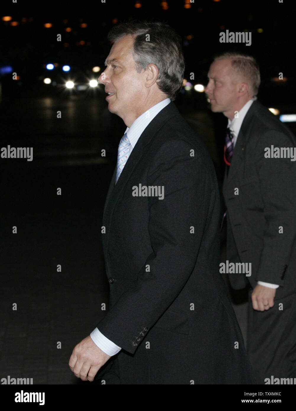 Il Primo Ministro britannico Tony Blair arriva al vertice dell'Unione europea a Lahti, in Finlandia il 20 ottobre 2006. I leader dell'UE hanno avuto dei colloqui con il Presidente russo Putin, il tentativo di fissare garanzie su forniture di energia ma promettente per portare in primo piano la questione della Russia di diritti umani. (UPI foto/Anatoli Zhdanov) Foto Stock