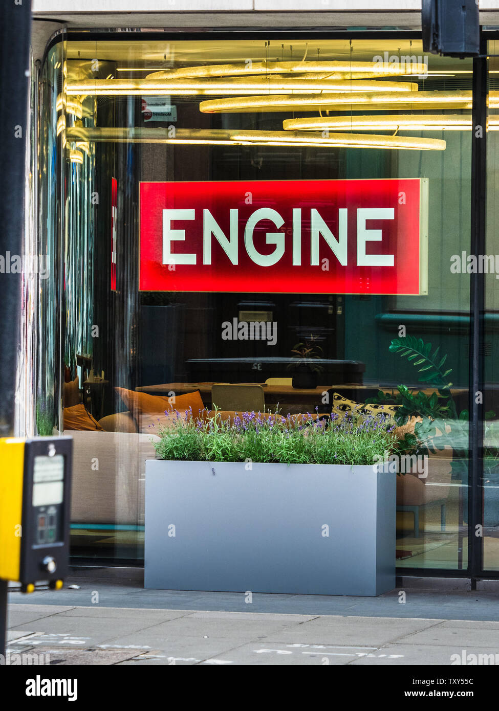 Motore ufficio di Londra a 60 Great Portland Street London.- integrata di marketing communications group, wns agenzia pubblicitaria WCRS, PR gruppo Comunicazioni MHP Foto Stock