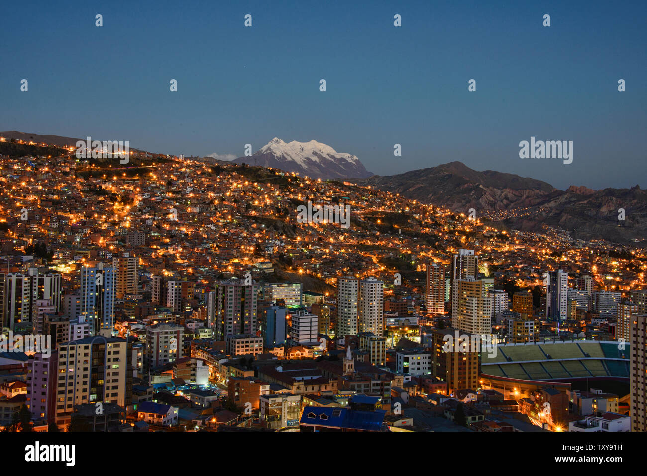 Vista della città dalla Killi Killi Viewpoint, La Paz, Bolivia Foto Stock