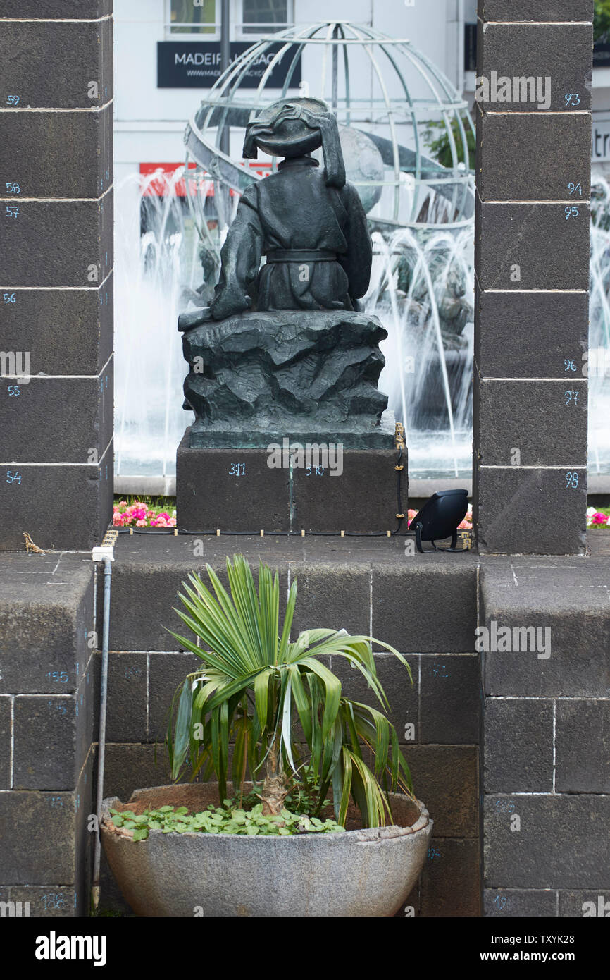 Infante Dom Henrique statua da Santa Caterina Park a Funchal, Madeira, Portogallo, Unione Europea Foto Stock