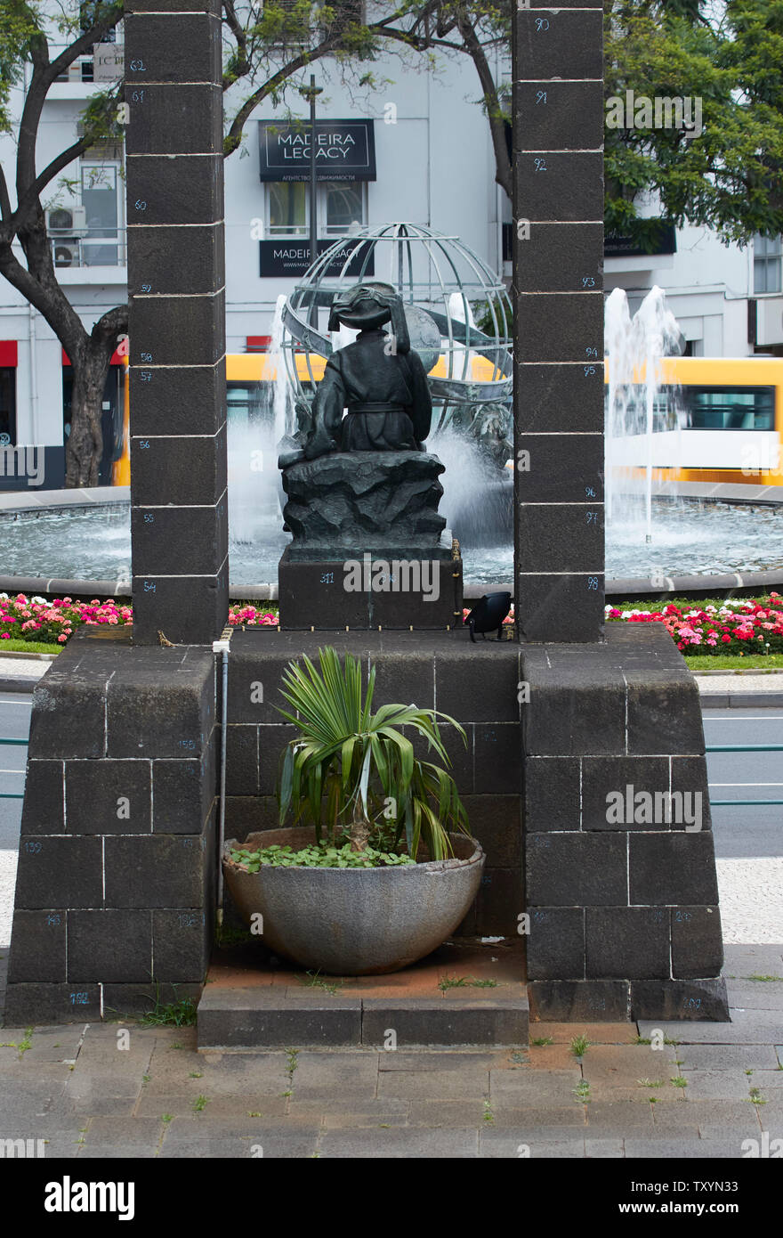Infante Dom Henrique statua da Santa Caterina Park a Funchal, Madeira, Portogallo, Unione Europea Foto Stock