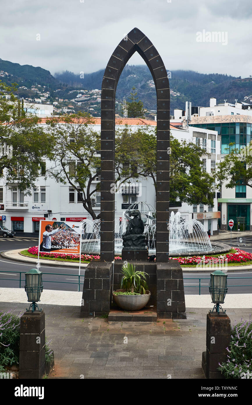 Infante Dom Henrique statua da Santa Caterina Park a Funchal, Madeira, Portogallo, Unione Europea Foto Stock
