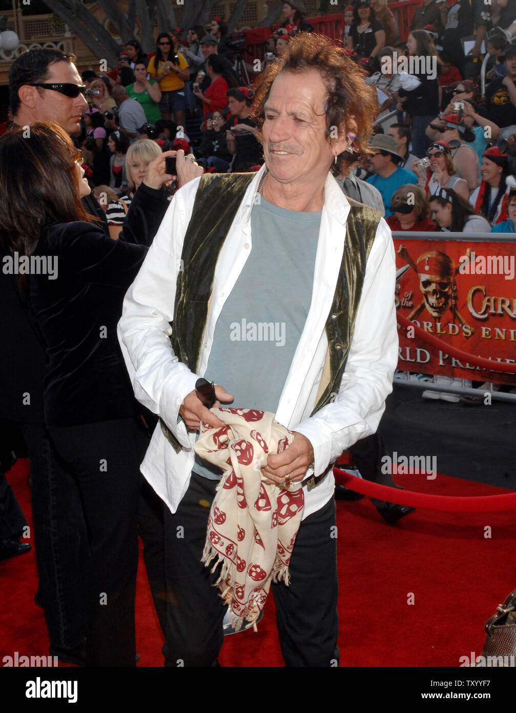 Membro del cast Keith Richards arriva per la prima assoluta di "Pirati dei Caraibi: All'estremità del mondo', a Disneyland ad Anaheim, in California, il 19 maggio 2007. (UPI foto/Jim Ruymen) Foto Stock