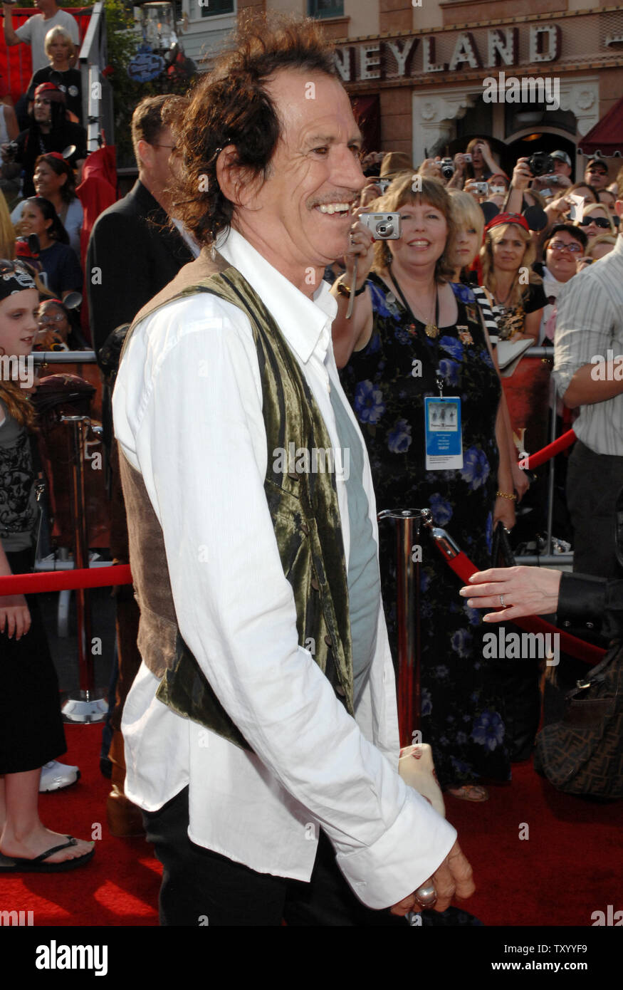 Membro del cast Keith Richards arriva per la prima assoluta di "Pirati dei Caraibi: All'estremità del mondo', a Disneyland ad Anaheim, in California, il 19 maggio 2007. (UPI foto/Jim Ruymen) Foto Stock