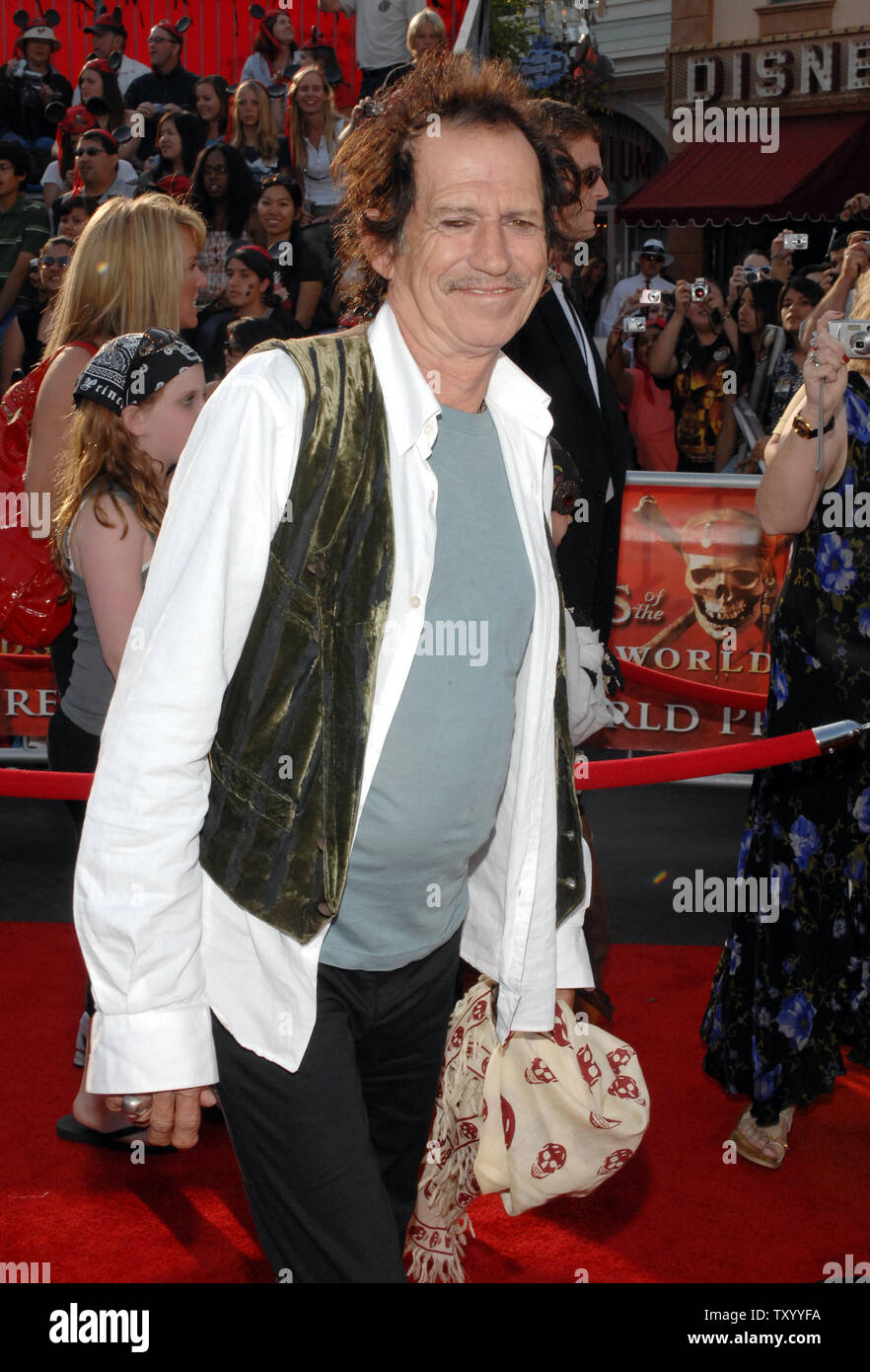 Membro del cast Keith Richards arriva per la prima assoluta di "Pirati dei Caraibi: All'estremità del mondo', a Disneyland ad Anaheim, in California, il 19 maggio 2007. (UPI foto/Jim Ruymen) Foto Stock