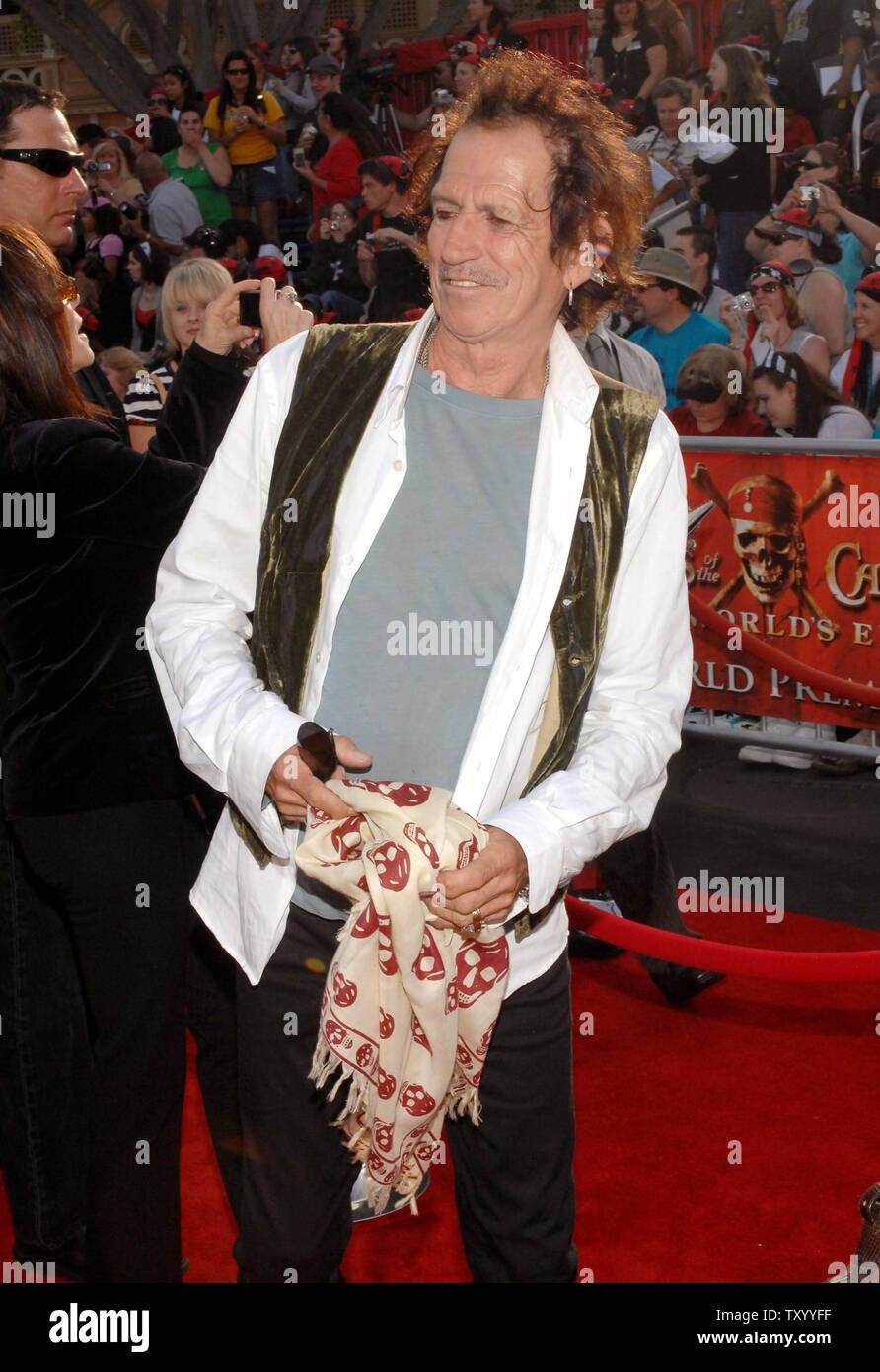 Membro del cast Keith Richards arriva per la prima assoluta di "Pirati dei Caraibi: All'estremità del mondo', a Disneyland ad Anaheim, in California, il 19 maggio 2007. (UPI foto/Jim Ruymen) Foto Stock
