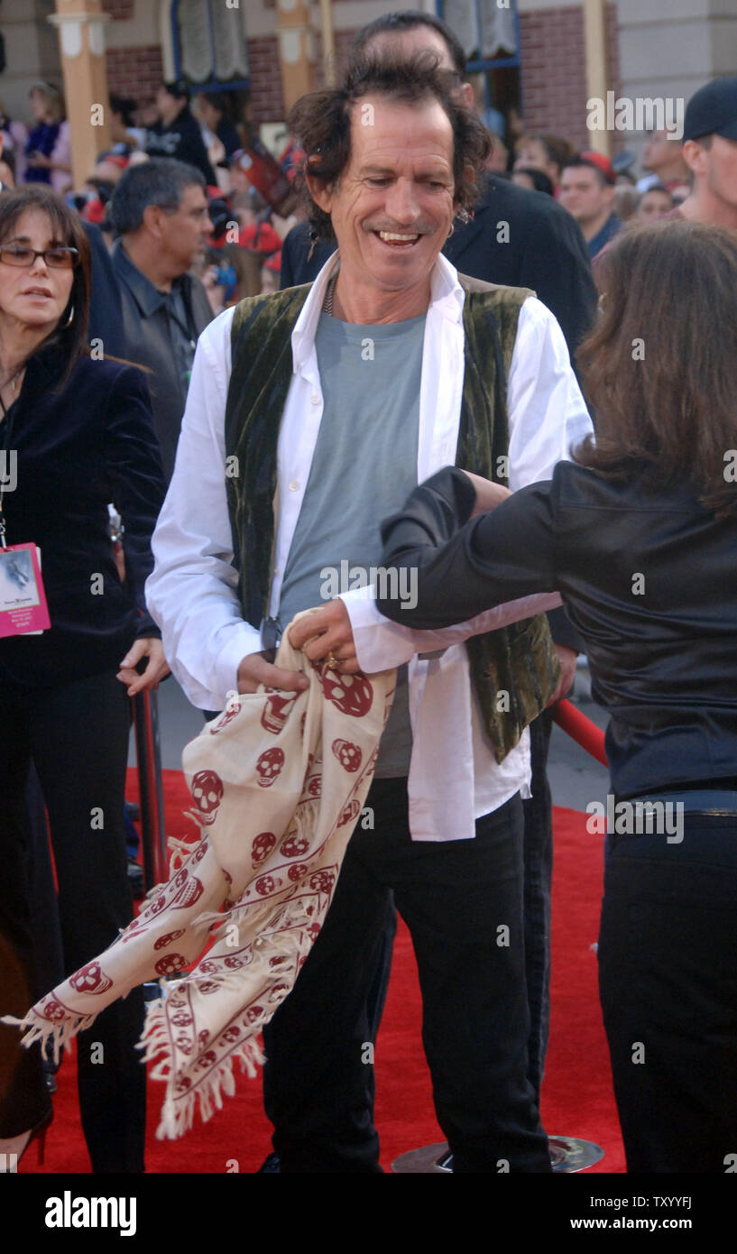 Membro del cast Keith Richards arriva per la prima assoluta di "Pirati dei Caraibi: All'estremità del mondo', a Disneyland ad Anaheim, in California, il 19 maggio 2007. (UPI foto/Jim Ruymen) Foto Stock