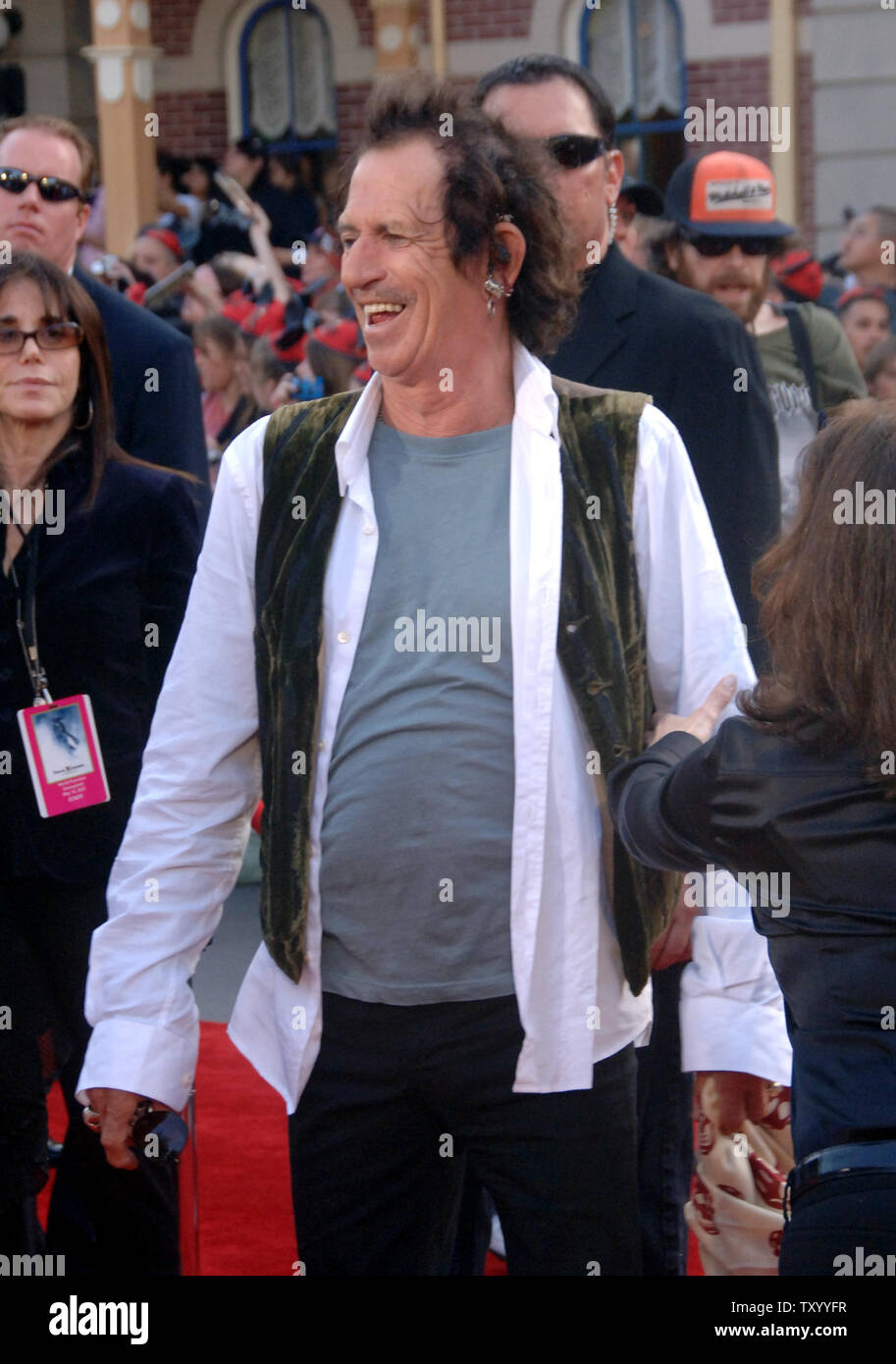 Membro del cast Keith Richards arriva per la prima assoluta di "Pirati dei Caraibi: All'estremità del mondo', a Disneyland ad Anaheim, in California, il 19 maggio 2007. (UPI foto/Jim Ruymen) Foto Stock