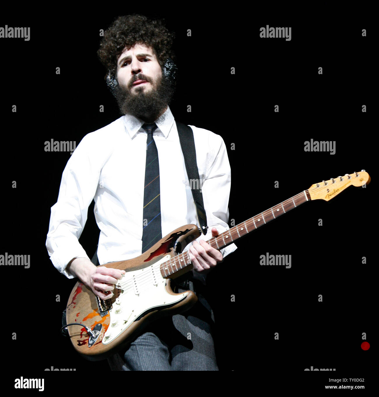 Linkin park guitarist brad delson immagini e fotografie stock ad alta  risoluzione - Alamy