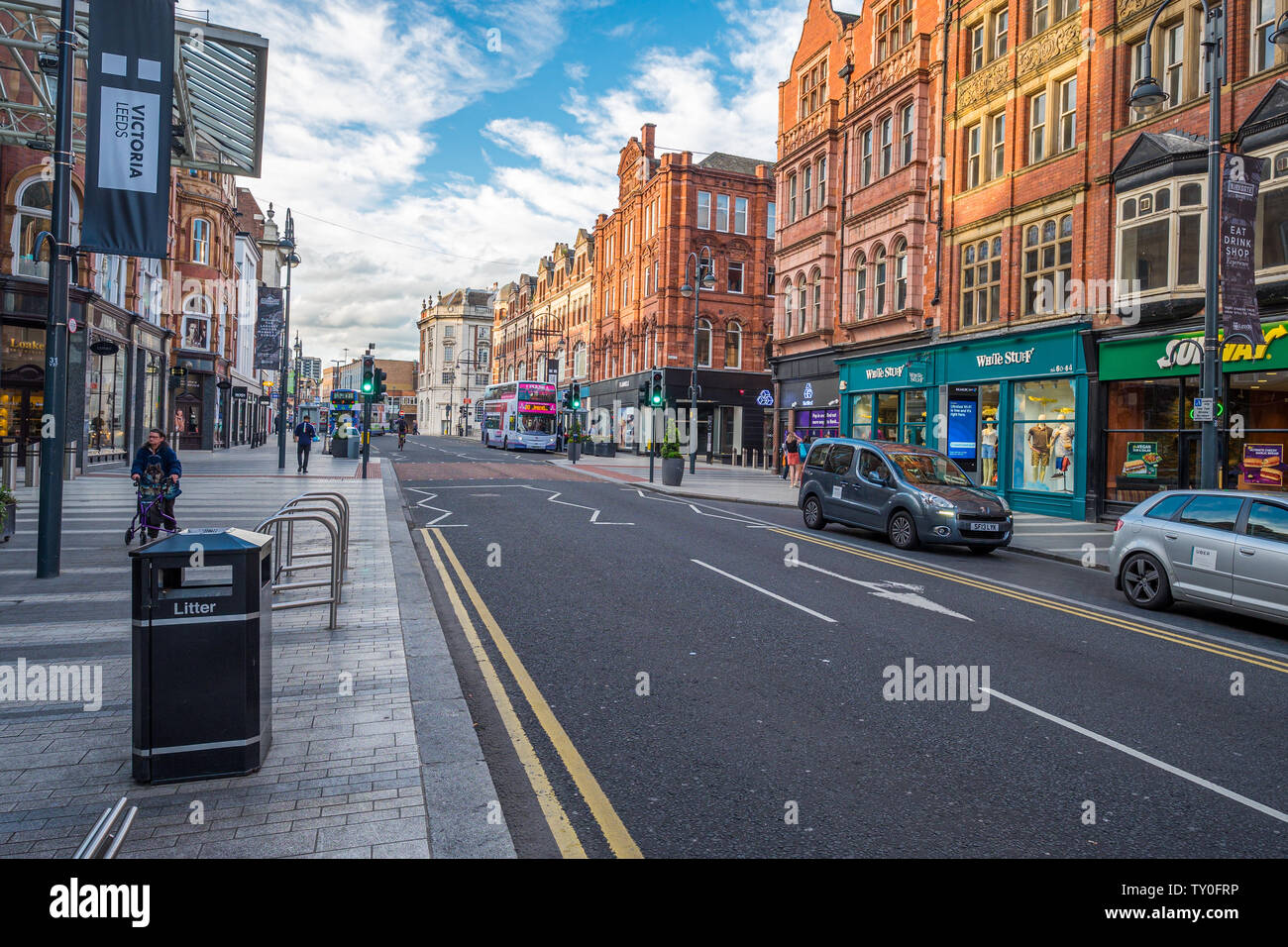 LEEDS, Regno Unito - 2 giugno 2019: Strada intorno a Leeds City Centre Regno Unito Foto Stock
