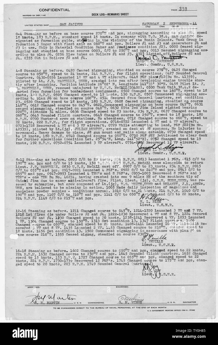 Registro di ponte di USS San Jacinto (CVL-30), 2 settembre 1944.; Portata e contenuto: questo mazzo la voce di log note che George Bush è stato preso a bordo della USS San Jacinto. Esso si riferisce al salvataggio della eventuale Presidente dopo che il suo aereo è stato abbattuto sull'oceano durante la Seconda Guerra Mondiale. Foto Stock