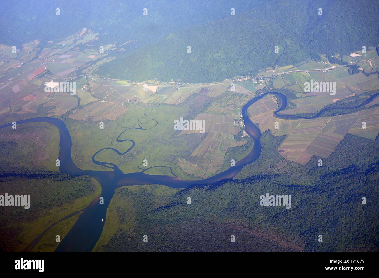 Vista aerea del bacino idrografico Russell-Mulgrave, vicino a Cairns, Queensland, Australia Foto Stock