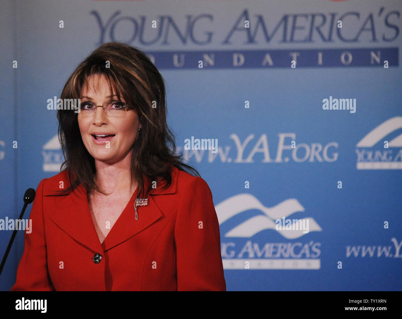 Ex Alaska governatore Sarah Palin parla a una cena di celebrare l'ex presidente degli Stati Uniti Ronald Reagan sul centenario della sua nascita, presso il Ranch di Reagan Center di Santa Barbara in California il 4 febbraio 2011. La cena è stata ospitata dal giovane America's Foundation (YAF). Reagan, morto nel 2004 all'età di 93, sarebbe stato di 100 anni il 6 febbraio. UPI/Jim Ruymen Foto Stock