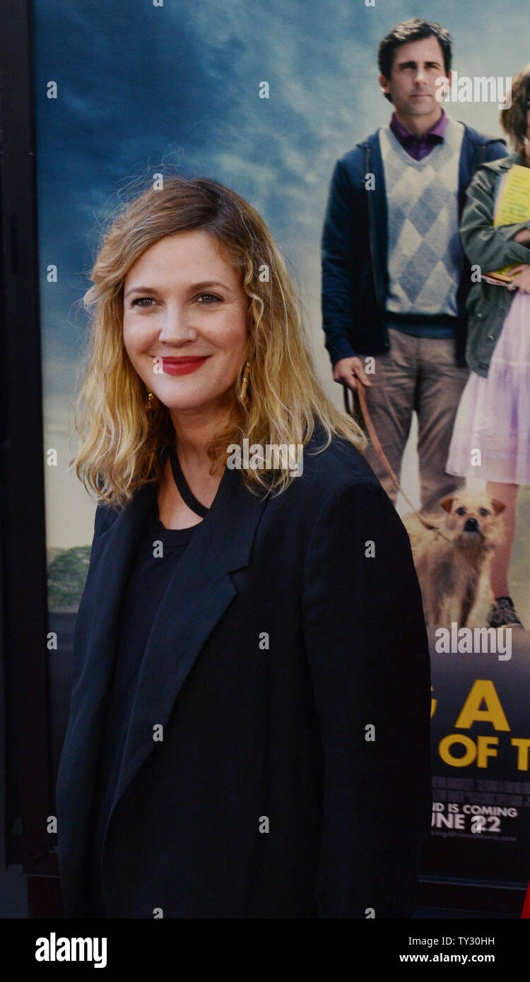 L'attrice Drew Barrymore assiste la premiere del suo nuovo motion picture sci-fi drammatico commedia romantica 'Seeking un amico per la fine del mondo', come parte della la Film Festival, al Regal Cinemas L.A. Vive a Los Angeles il 18 giugno 2012. UPI/Jim Ruymen Foto Stock