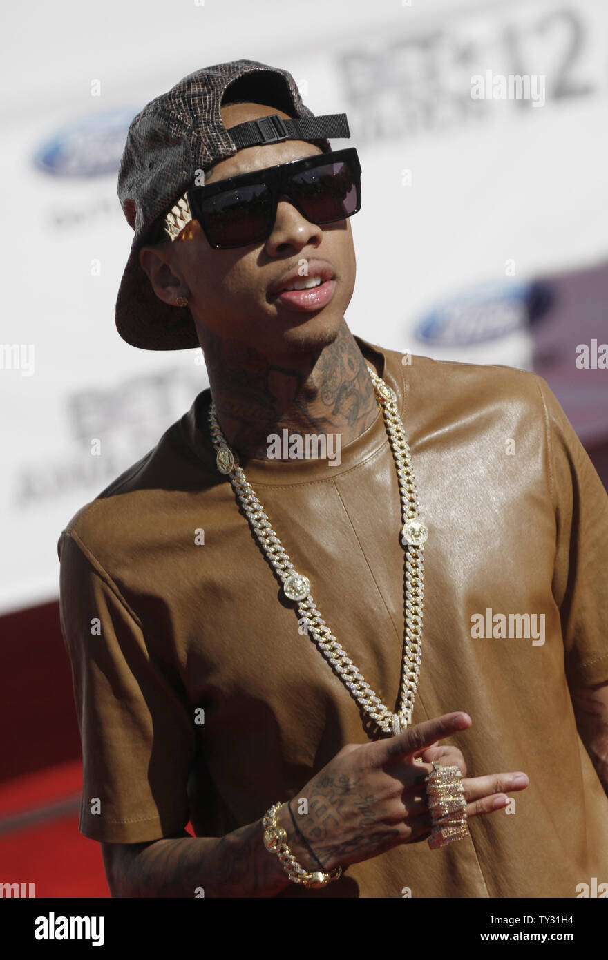 Il rapper Tyga arriva per la scommessa Awards 12 presso lo Shrine Auditorium di Los Angeles il 1 luglio 2012. UPI/Jonathan Alcorn Foto Stock