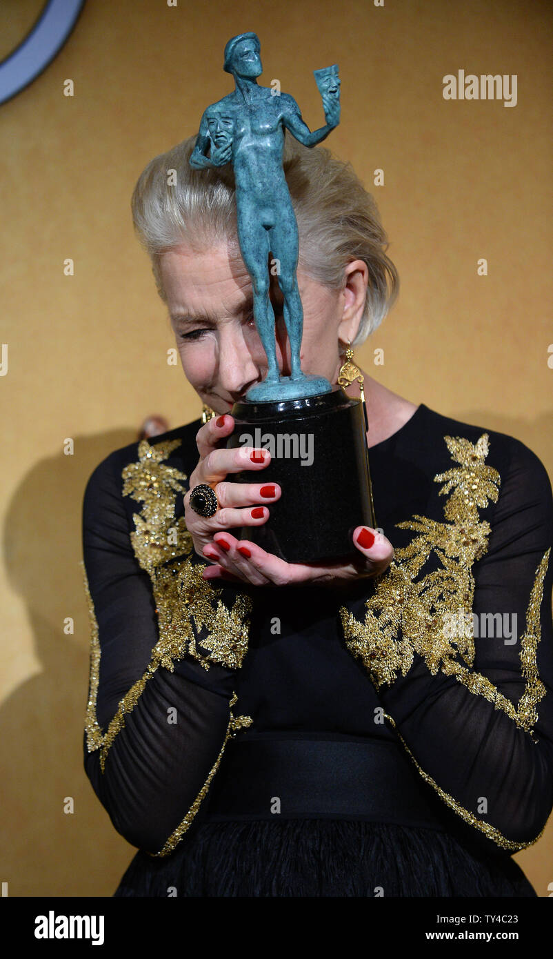 Attore Michael Douglas detiene il premio ha vinto per il migliore attore in un film della televisione o miniserie - dietro i candelabri, dietro le quinte al ventesimo annuale di SAG Awards tenutosi presso lo Shrine Auditorium di Los Angeles il 18 gennaio 2014. Il Screen Actors Guild Awards sono teletrasmesso in diretta su TNT. UPI/Jim Ruymen Foto Stock