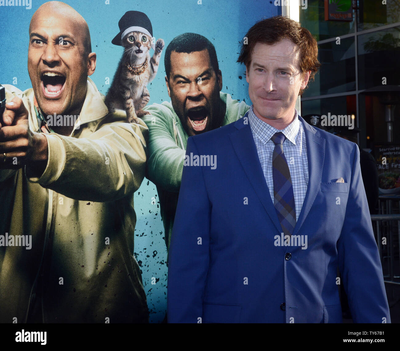 Membro del cast Rob Huebel assiste la premiere del motion picture commedia "Keanu' presso il Cinema ArclLight Cupola della sezione di Hollywood di Los Angeles il 27 aprile 2016. Trama: Amici berlina un complotto per recuperare un furto di un gattino ponendo come i trafficanti di droga per una gang di strada. Foto di Jim Ruymen/UPI Foto Stock