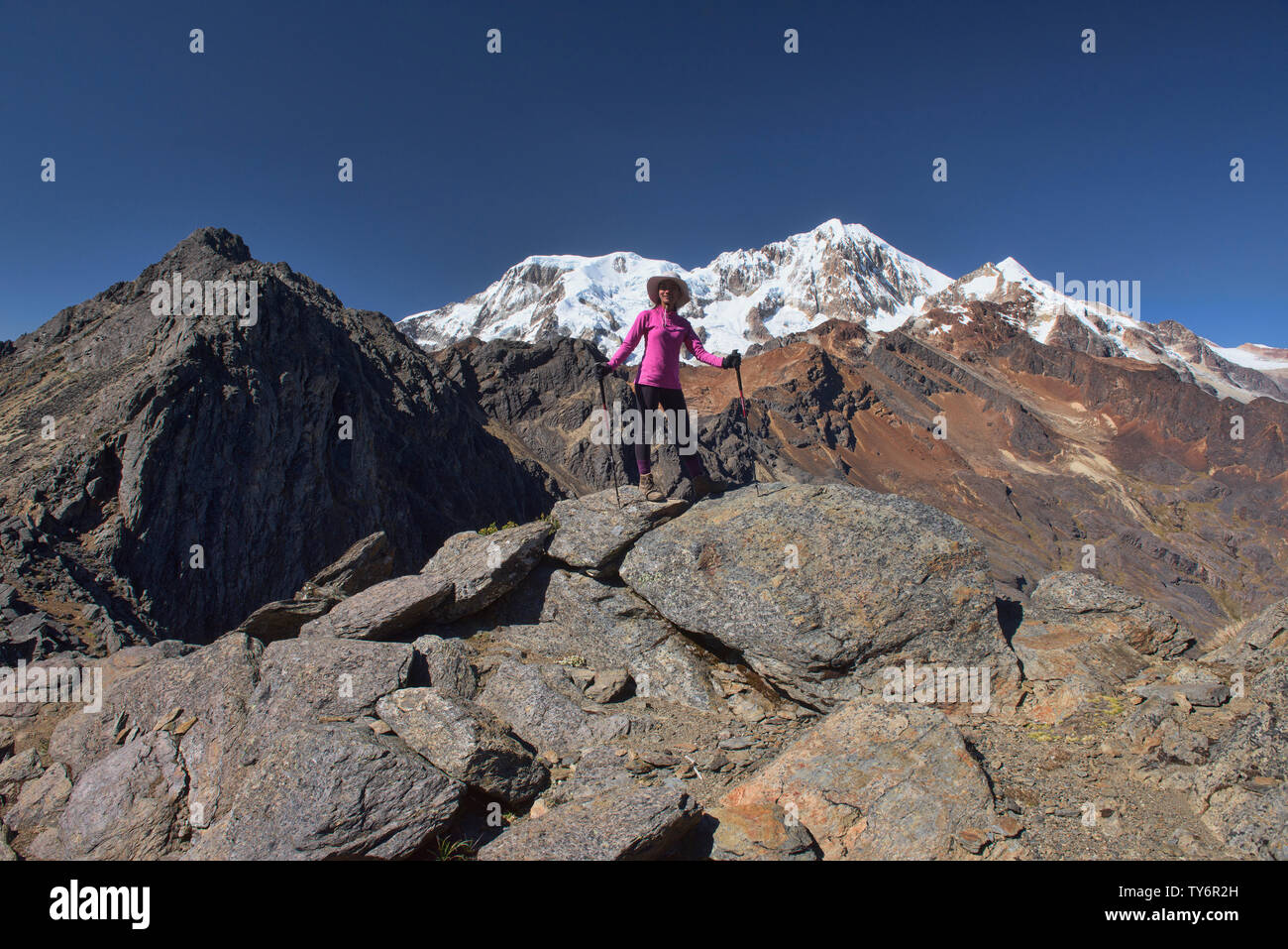 Attraversando l'Abra Illampu Pass, Cordillera Real traversa, Bolivia Foto Stock