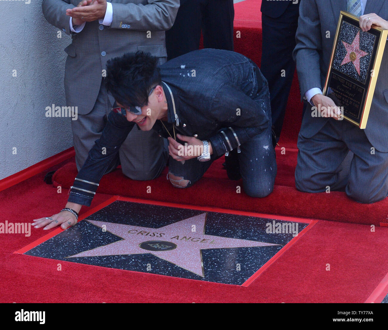 Musicista americano e l'illusionista Criss Angel reagisce durante una cerimonia di inaugurazione in onore di lui con la 2,615th della stella sulla Hollywood Walk of Fame a Los Angeles il 20 luglio 2017. Foto di Jim Ruymen/UPI Foto Stock