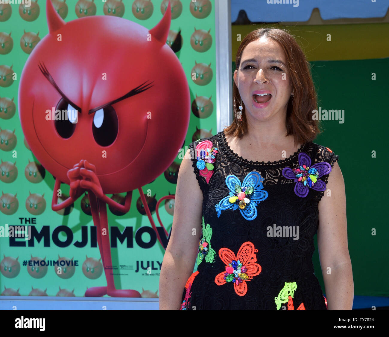 Membro del cast Maya Rudolph, la voce di sorridente nel animato motion picture commedia "Il filmato Emoji' assiste la premiere del film al Regency Village Theater di Westwood sezione di Los Angeles il 23 luglio 2017. Storyline Gene, un multi-expressional gli Emoji, si mette in cammino per diventare un normale gli Emoji. Foto di Jim Ruymen/UPI Foto Stock