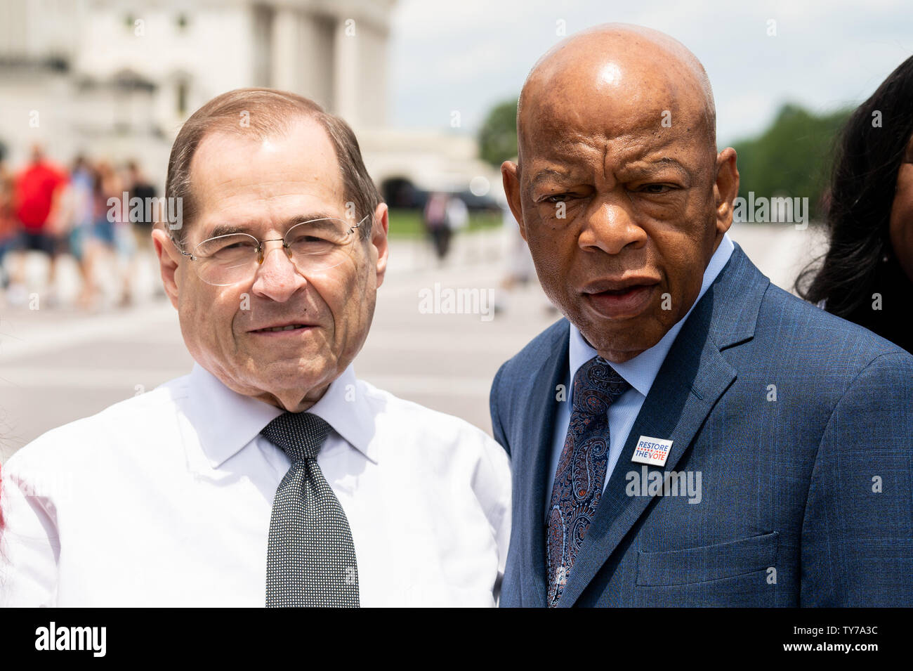 Stati Uniti Rappresentante Jerry Nadler (D-NY) e John Lewis (D-GA) in un rally a U.S. Capitol per H.R.4, "diritti di voto di avanzamento atto di 2019'. Foto Stock