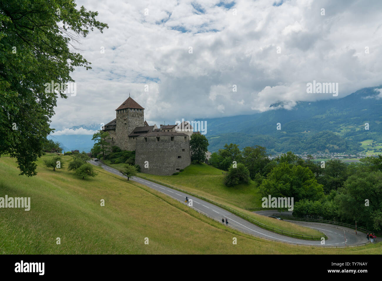 Vaduz, FL / Liechtenstein - 16 Giugno 2019: una vista dello storico castello di Vaduz in Liechtenstein Foto Stock