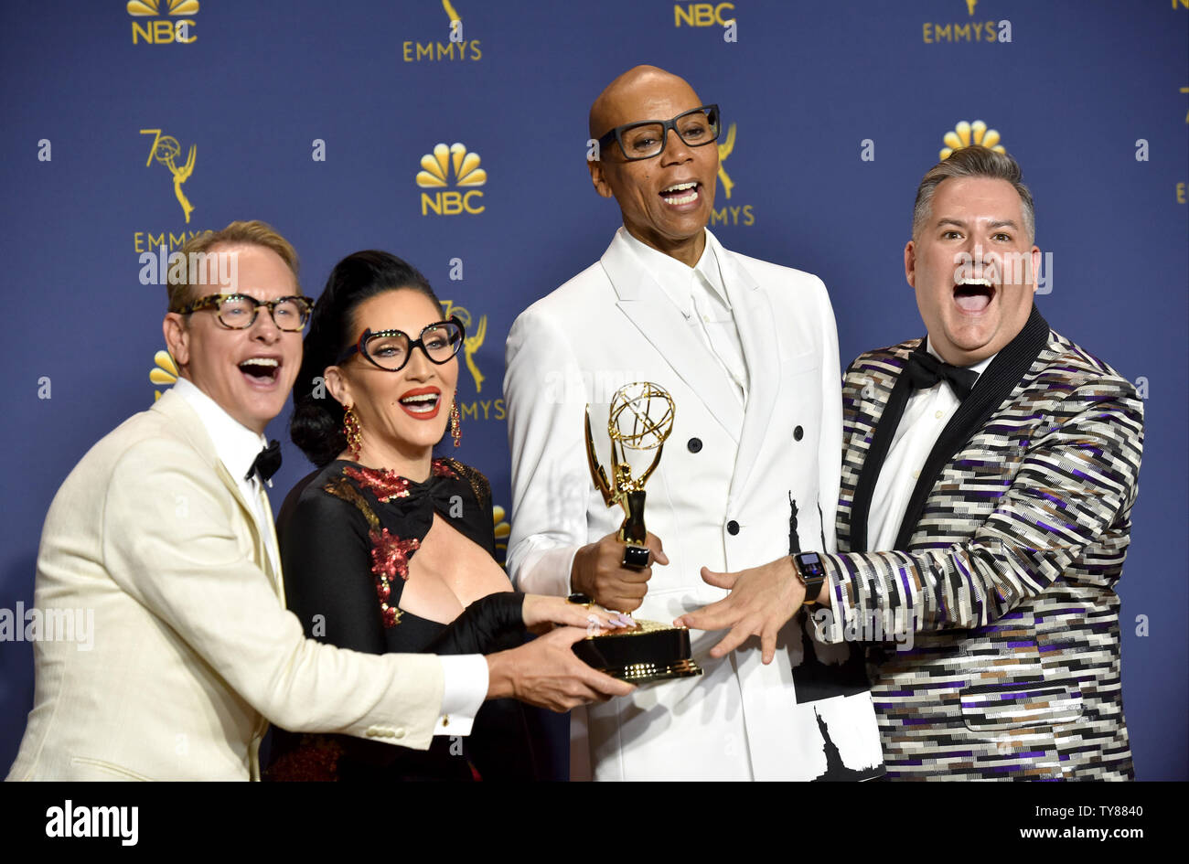 Carson Kressley, Michelle Visage, RuPaul, e Ross Mathews, vincitori del premio per il miglior programma di Reality-Competition per "RuPaul's Drag Race,' appare dietro le quinte durante il settantesimo annuale di Primetime Emmy Awards di Microsoft, presso il teatro in downtown Los Angeles il 17 settembre 2018. Foto di Christine masticare/UPI Foto Stock