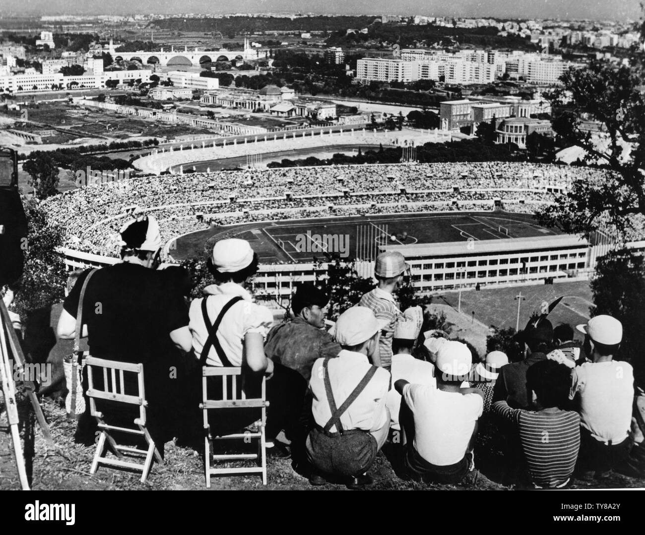 Roma, Olympic Stadium durante una partita di calcio, 1957 Foto Stock