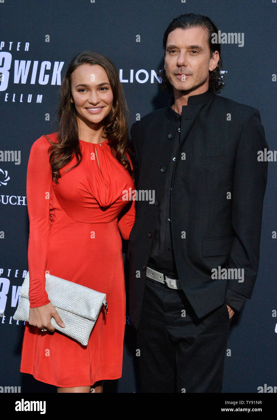 Gavin Rossdale e Natalie Golba frequentare la speciale proiezione del film thriller 'John stoppino: Capitolo 3 - Parabellum' a TCL teatro cinese nella sezione di Hollywood di Los Angeles il 15 maggio 2019. Il film racconta la storia di super-assassino Giovanni lo stoppino che è in esecuzione dopo l'uccisione di un membro della International assassin's guild e con un $14 milioni di cartellino del prezzo sulla sua testa - egli è il bersaglio di colpire ovunque uomini e donne. Foto di Jim Ruymen/UPI Foto Stock