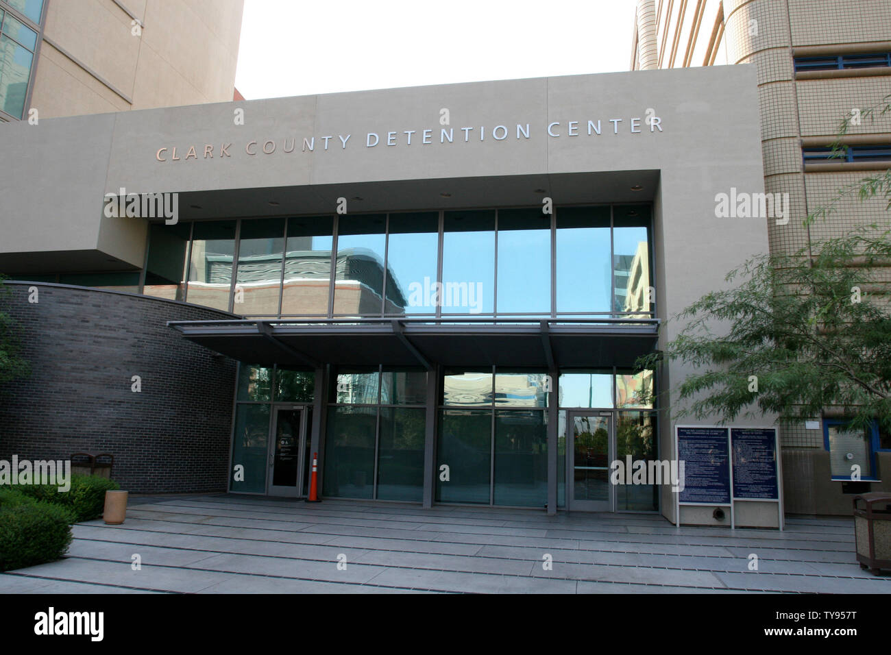 O.J. Simpson si svolge presso il Clark County Detention Center raffigurata qui dopo essere stato arrestato per rapina a mano armata a Las Vegas, Nevada, il 16 settembre 2007. Simpson arraignment è prevista per domani. (UPI foto/Daniel Gluskoter) Foto Stock