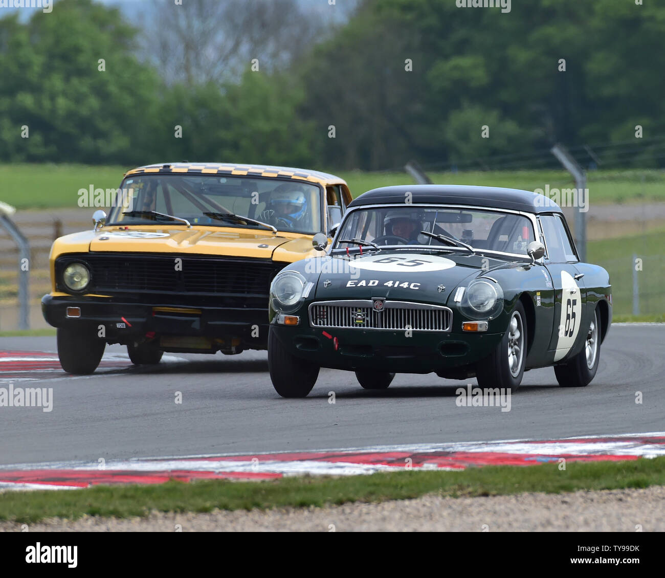 James Morrison, Nicholas Morrison, MGB Roadster, Calum Lockie, Julian Thomas, Ford Falcon, HRDC tutte le stelle, Pre-66, auto sportive, vetture GT, Touring Cars, Foto Stock