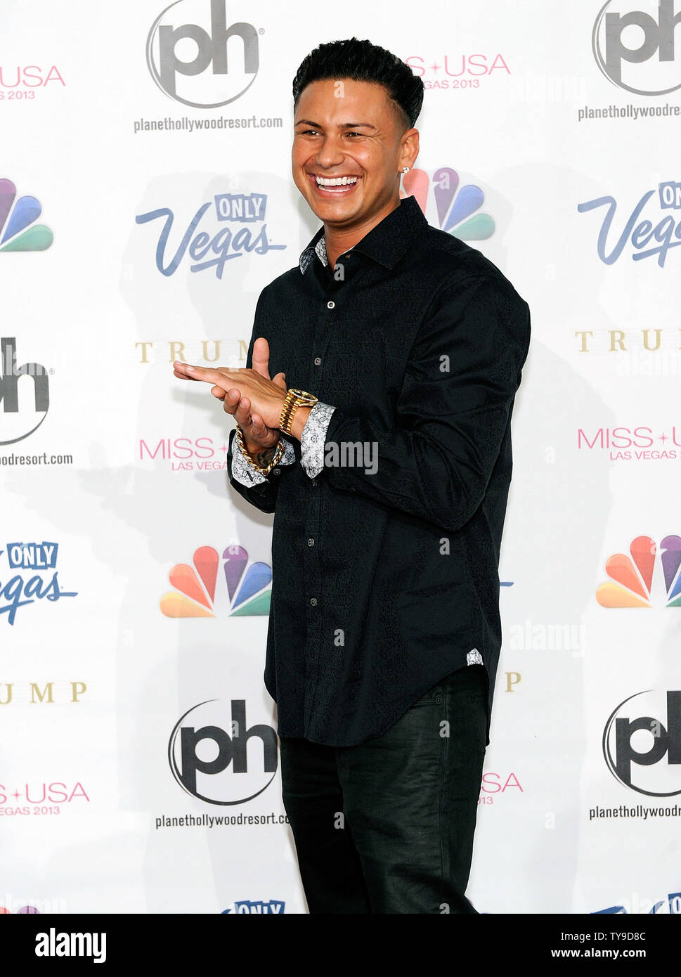 Personalità televisiva DJ Paolo 'Pauly D' DelVecchio arriva a 2013 Miss USA pageant al Planet Hollywood Resort & Casino di Las Vegas, Nevada il 16 giugno 2013. UPI/David Becker Foto Stock