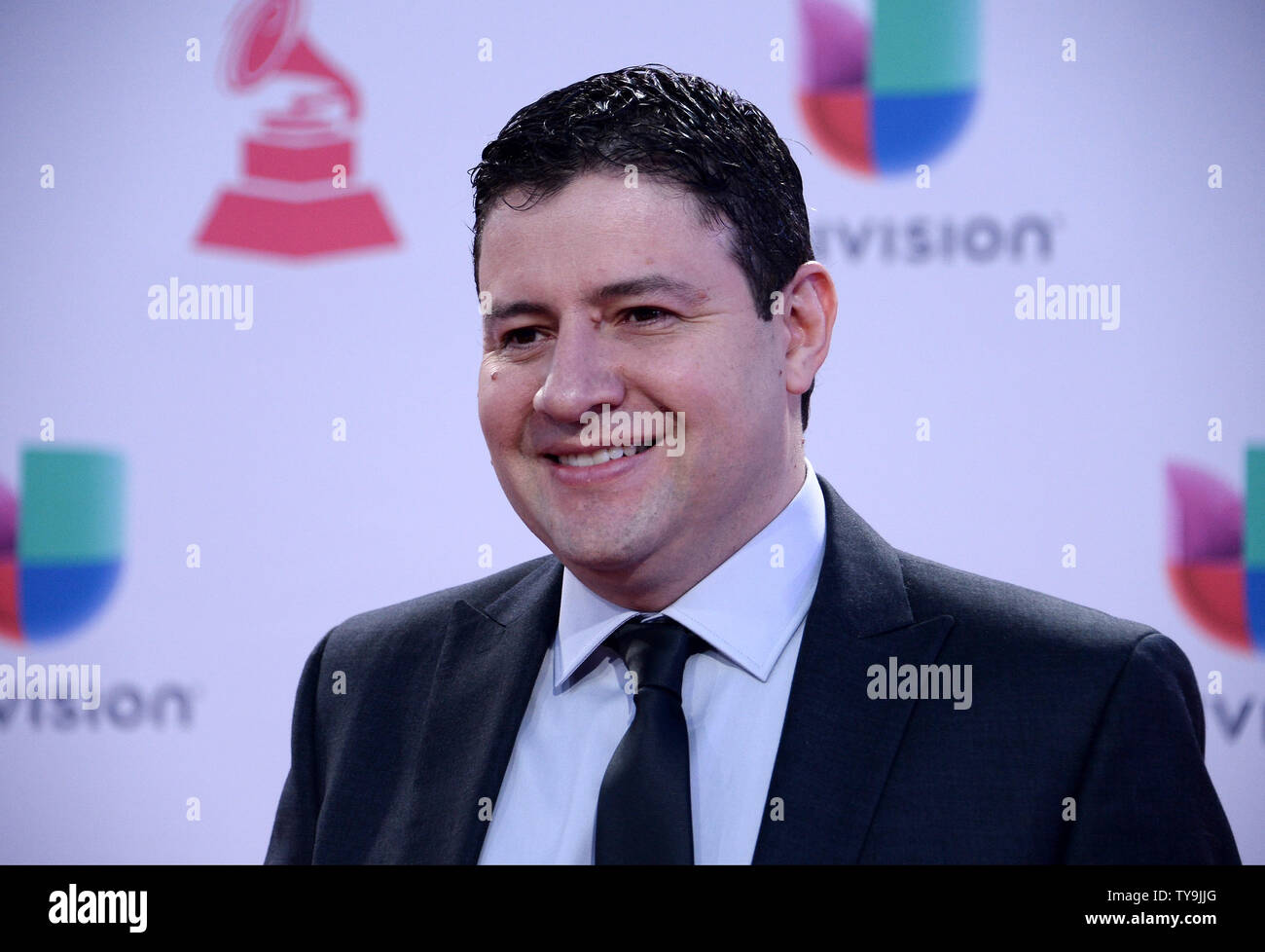 Carlos Lopez arriva per il 16th Annual Latin Grammy Awards a MGM Grand Garden Arena di Las Vegas, Nevada, il 19 novembre 2015. Foto di Jim Ruymen/UPI Foto Stock