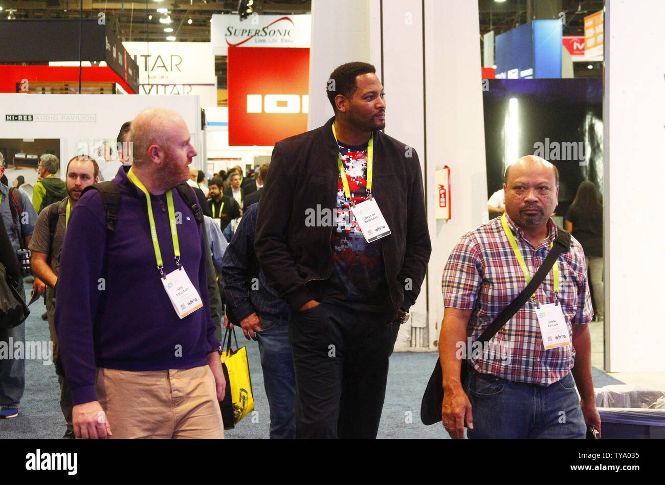 Ex NBA star Robert Horry passeggiate attraverso la sala centrale durante il 2018 International CES, presso il Las Vegas Convention Center di Las Vegas, Nevada, 9 gennaio 2018. Foto di James Atoa/UPI Foto Stock