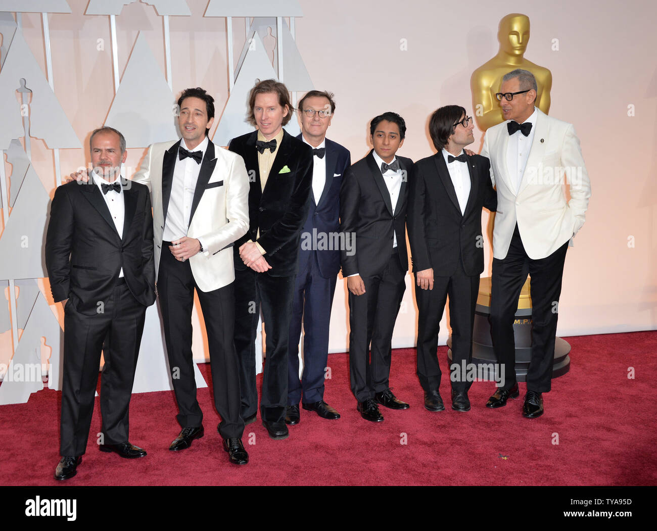 Il cast del Grand Hotel di Budapest arriva sul tappeto rosso al 87th Academy Awards a Hollywood & Highland Center di Los Angeles il 22 febbraio 2015. Foto di Kevin Dietsch/UPI Foto Stock