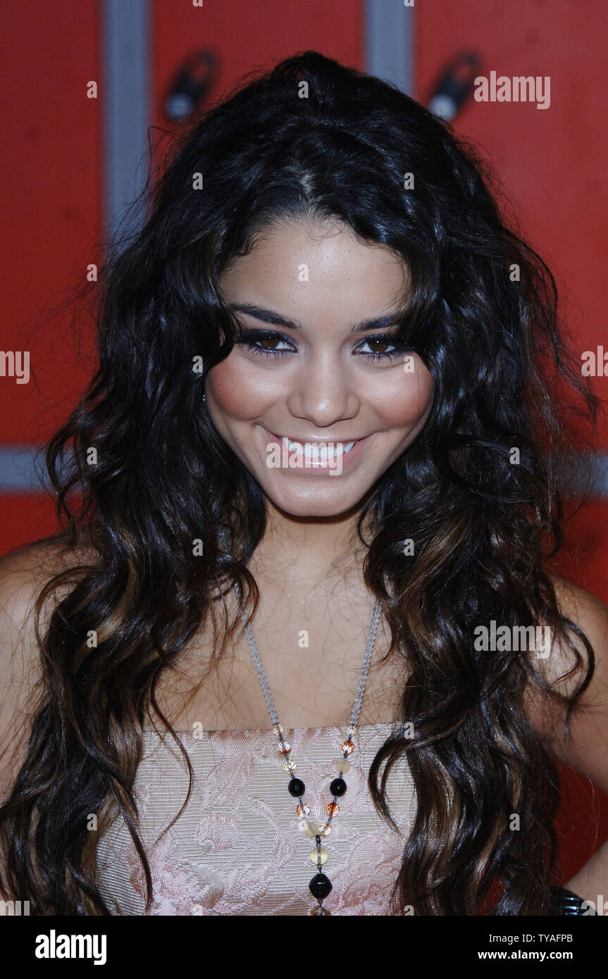 Actrice americano/cantante Vanessa Anne Hudgens assiste la premiere del 'High School Musical' all impero, Leicester Square a Londra il 10 settembre 2006. (UPI foto/Rune Hellestad) Foto Stock